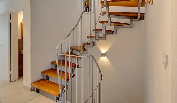 Etagenwohnung mit 4 Zimmern | Ismaning | 700081 | Treppenhaus in der Wohnung