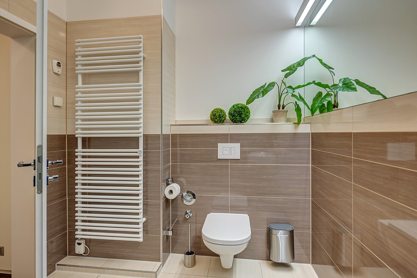 Etagenwohnung mit 1 Zimmer | München-Neuhausen | 70235 | ...und Handtuchheizkörper