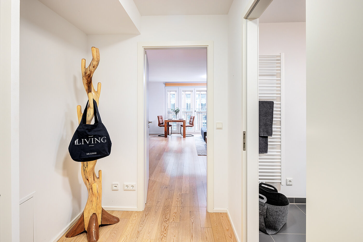 Etagenwohnung mit 2 Zimmern | München-Bogenhausen | 70160 | Entreé