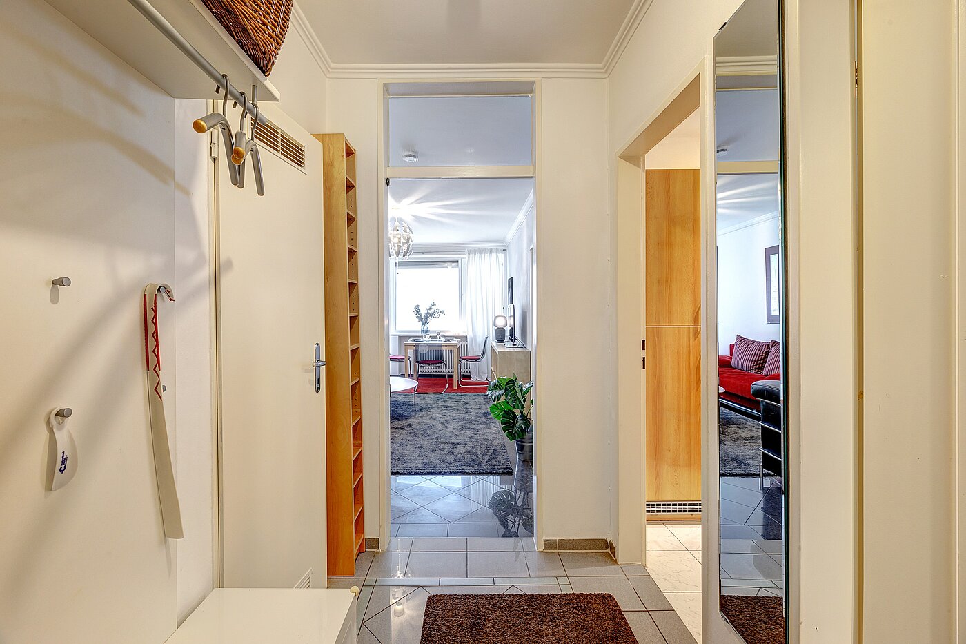 Etagenwohnung mit 2 Zimmern | München-Milbertshofen | 701801 | Flur Richtung Wohnzimmer