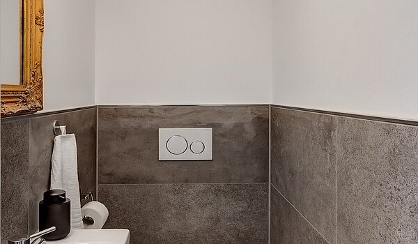 Etagenwohnung mit 4 Zimmern | Ismaning | 700081 | Modernes Gäste-WC