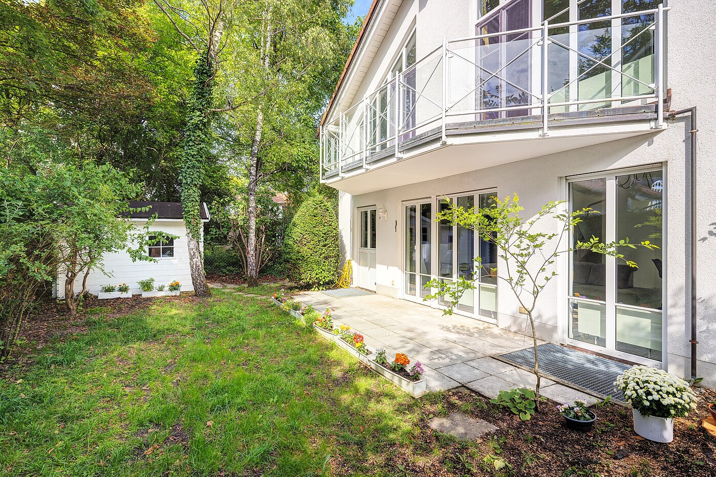 Doppelhaushälfte mit 5 Zimmern | München-Trudering | 70269 | Einladende Terrasse...