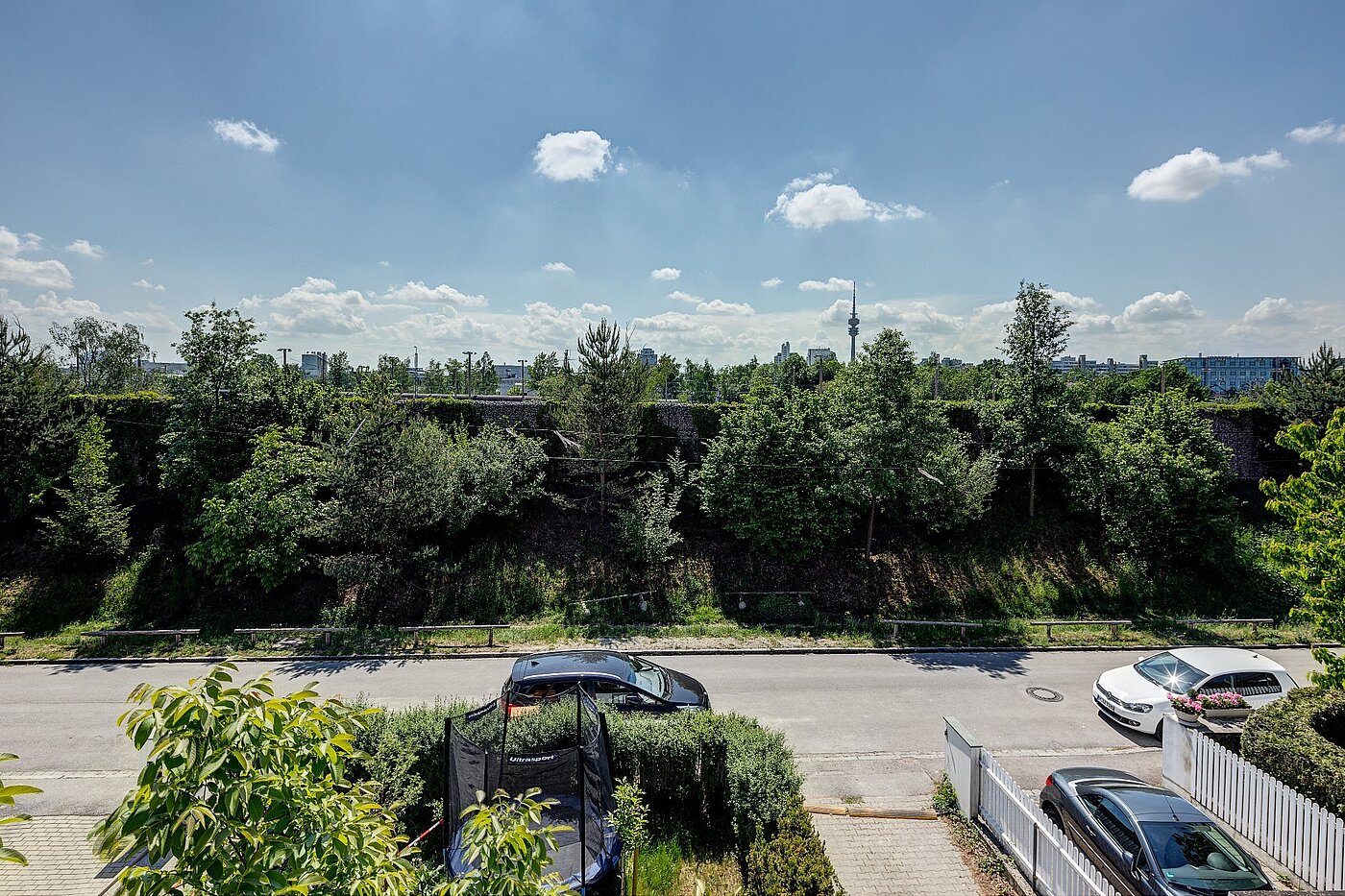 Dachgeschosswohnung mit 3 Zimmern | München-Hasenbergl | 1803ML5 | Blick vom Balkon