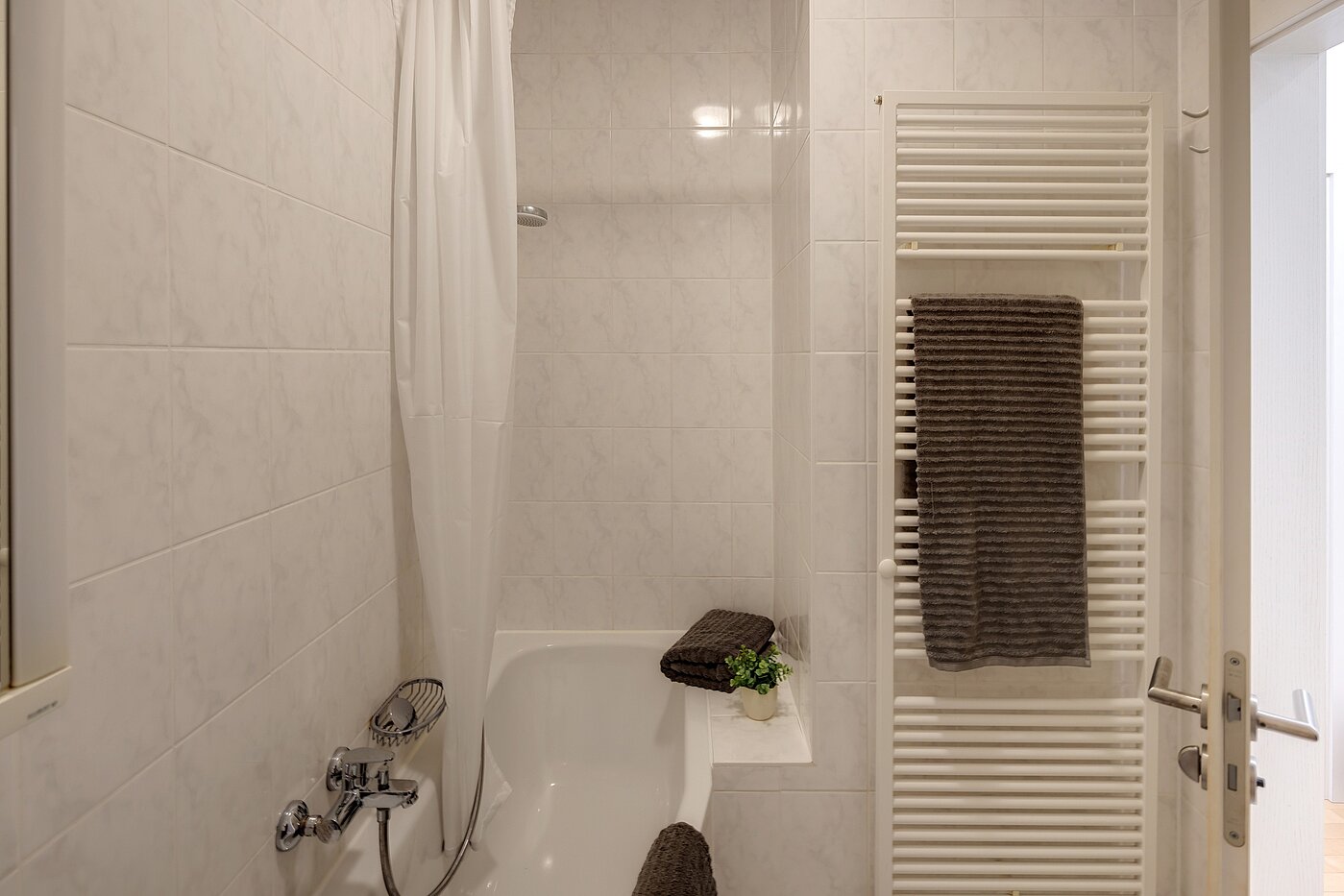 Etagenwohnung mit 1 Zimmer | München-Maxvorstadt | 2206ML5 | ...mit Badewanne