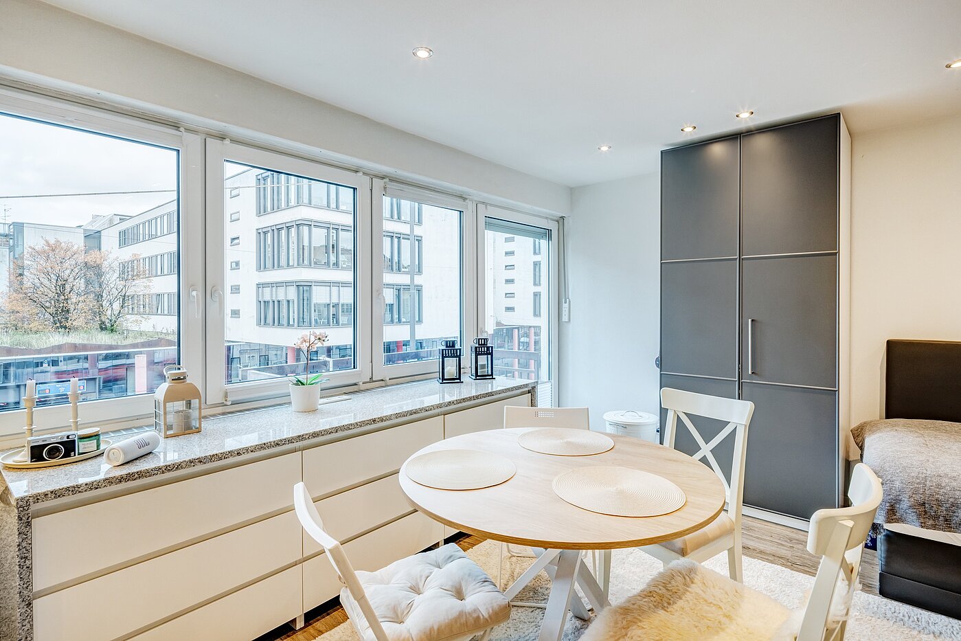 Apartment mit 1 Zimmer | München-Bogenhausen | 703041 | Wohn- und Essbereich