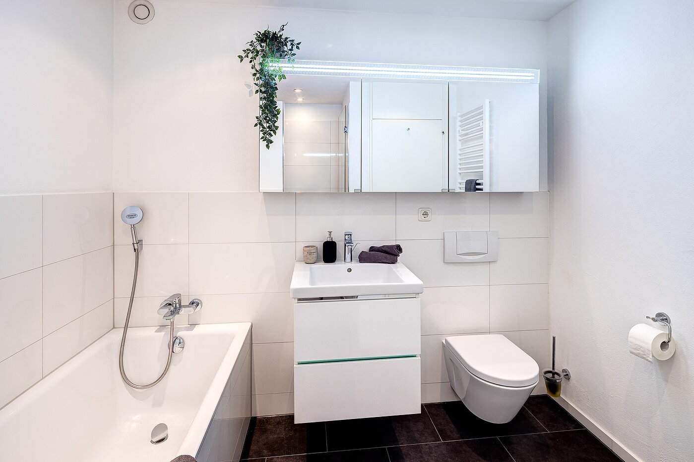 Etagenwohnung mit 3.5 Zimmern | München-Bogenhausen | 70267 | Masterbad mit...