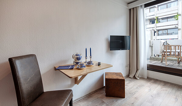 Apartment mit 1 Zimmer | München-Maxvorstadt | 70448 | Kleiner Tisch