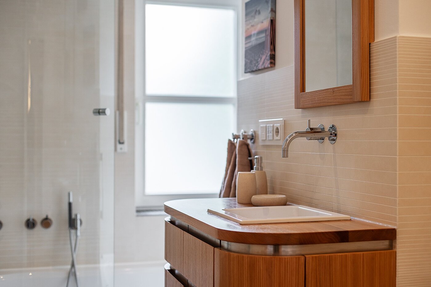 Etagenwohnung mit 3 Zimmern | München-Harlaching | 2108ML3 | ...Badewanne und Fenster