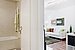 Blickrichtung Bad und Wohnzimmer