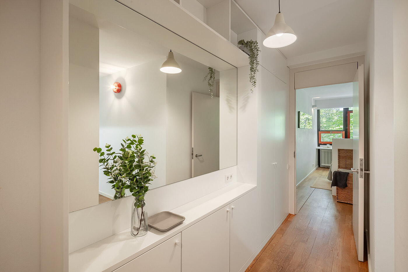 Etagenwohnung mit 2 Zimmern | München-Solln | 70418 | Flur Blickrichtung Schlafzimmer