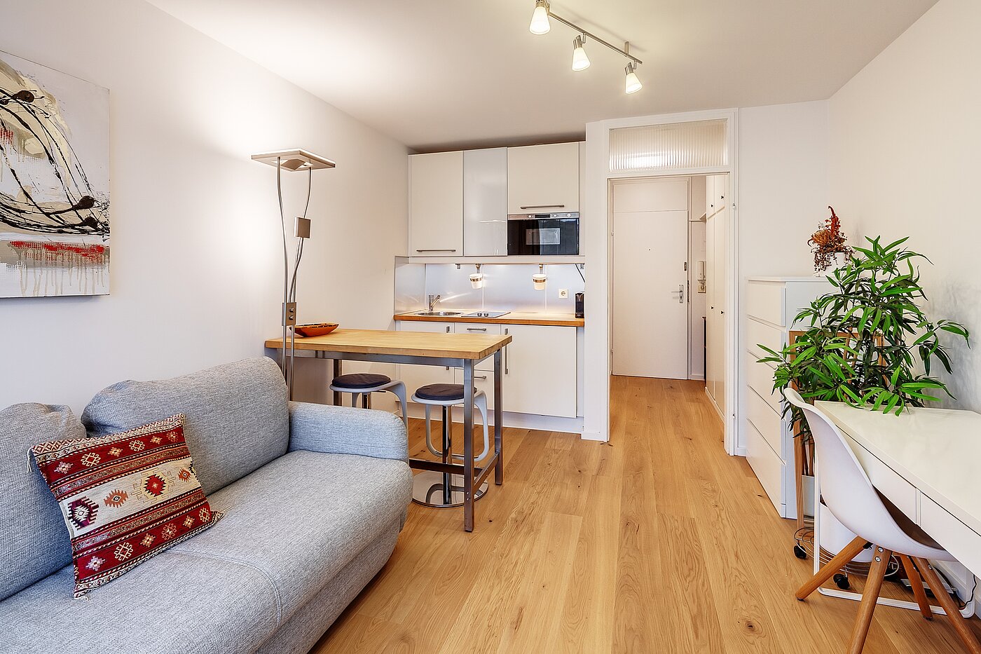 Etagenwohnung mit 1 Zimmer | München-Schwabing | 70475 | Wohnzimmer...