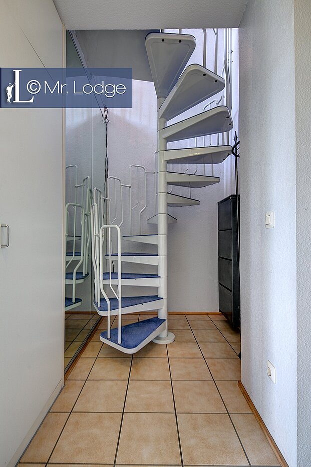 Etagenwohnung mit 2 Zimmern | Unterschleißheim | 1711ML1 | Wendelreppe zum Dachgeschoss