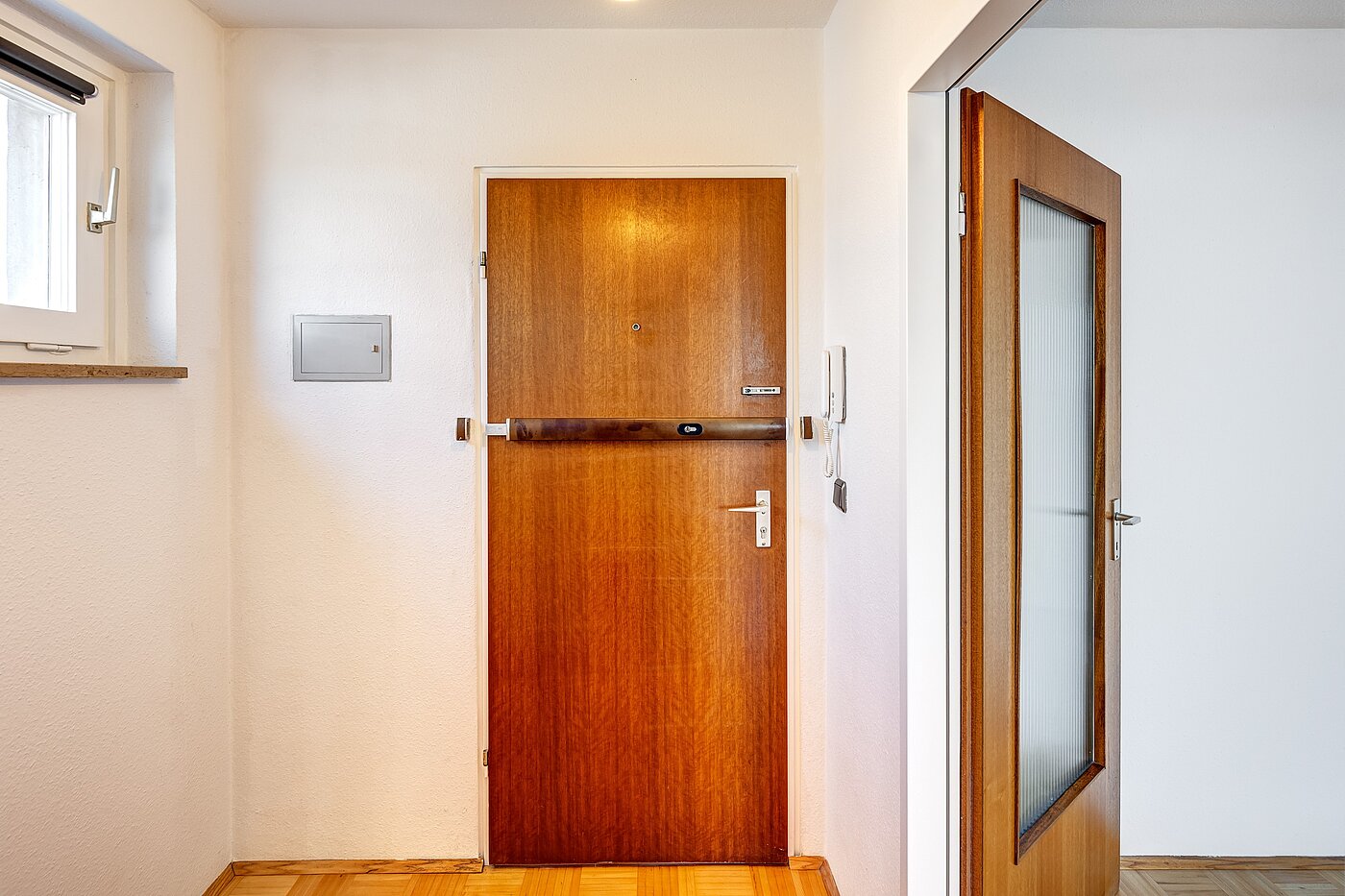 Etagenwohnung mit 1 Zimmer | München-Laim | 70144 | Blick zur Eingangstür
