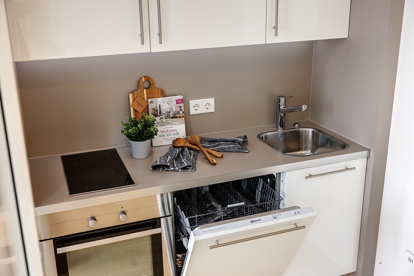 Apartment mit 1.5 Zimmern | München-Bogenhausen | 70233 | ...Küchenzeile