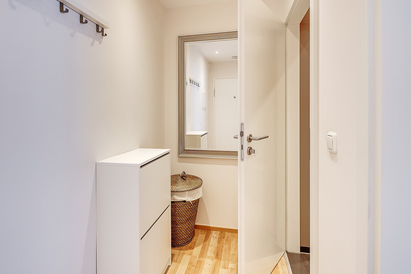 Etagenwohnung mit 1.5 Zimmern | München-Schwanthalerhöhe | 2211ML8 | Geräumiger Flur