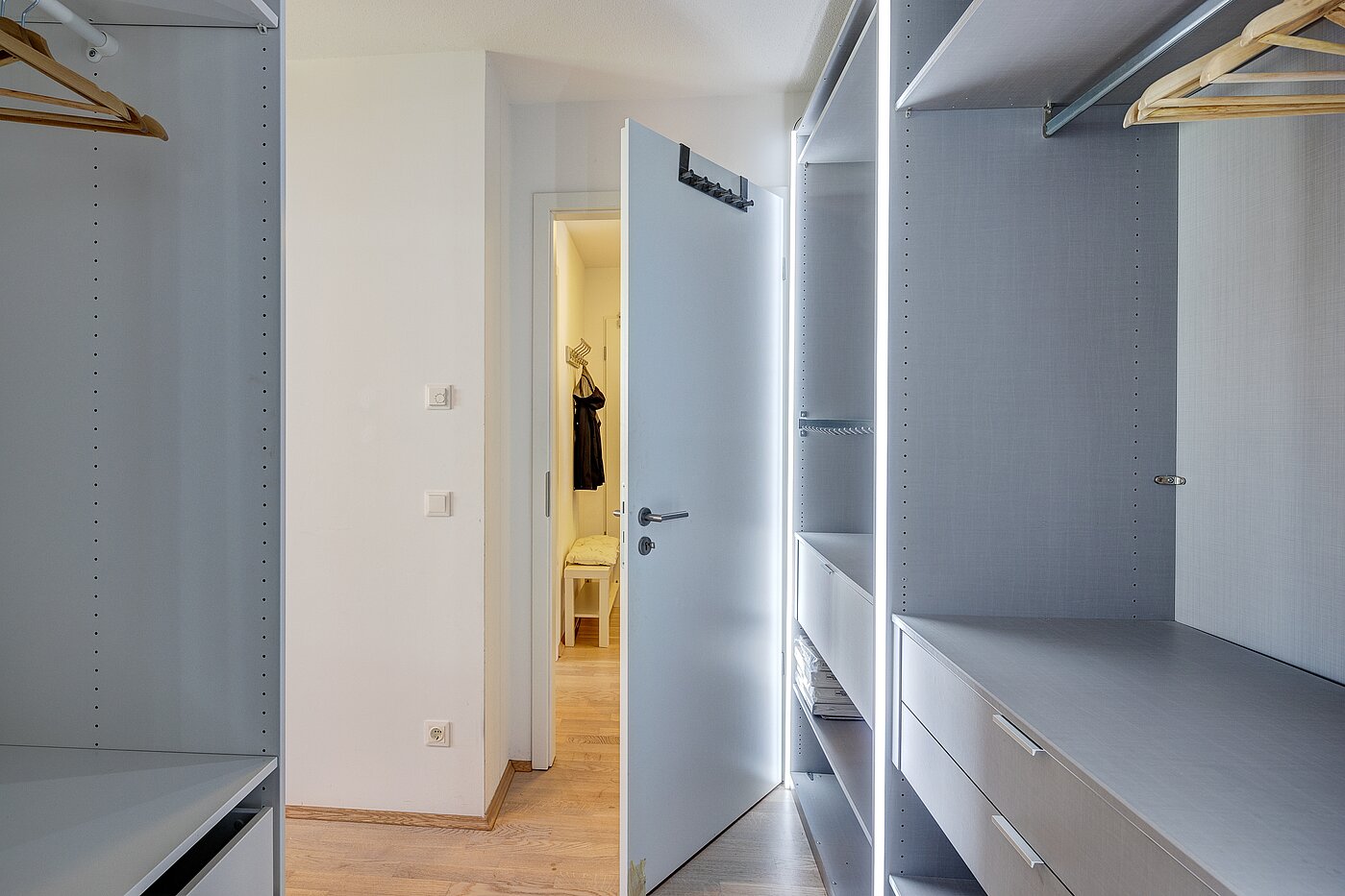 Etagenwohnung mit 3 Zimmern | 70483 | ...Ankleide-/Schankbereich