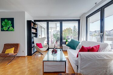 Maxvorstadt: Sonnige 2-Zimmer Wohnung mit herrlichem Balkon 