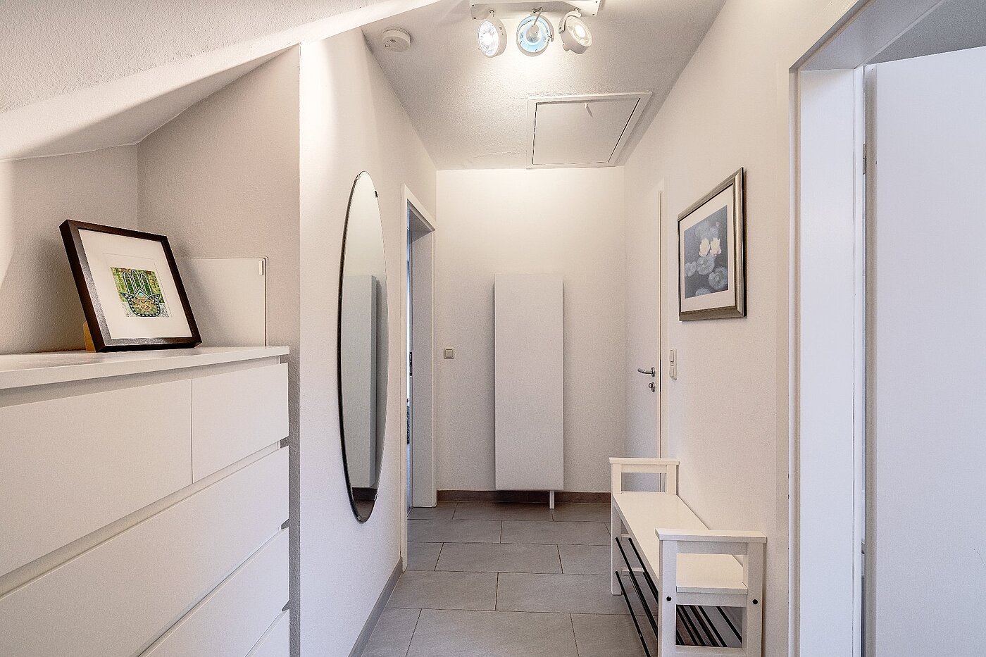 Etagenwohnung mit 2 Zimmern | Unterhaching | 2004ML7 | geräumige Diele