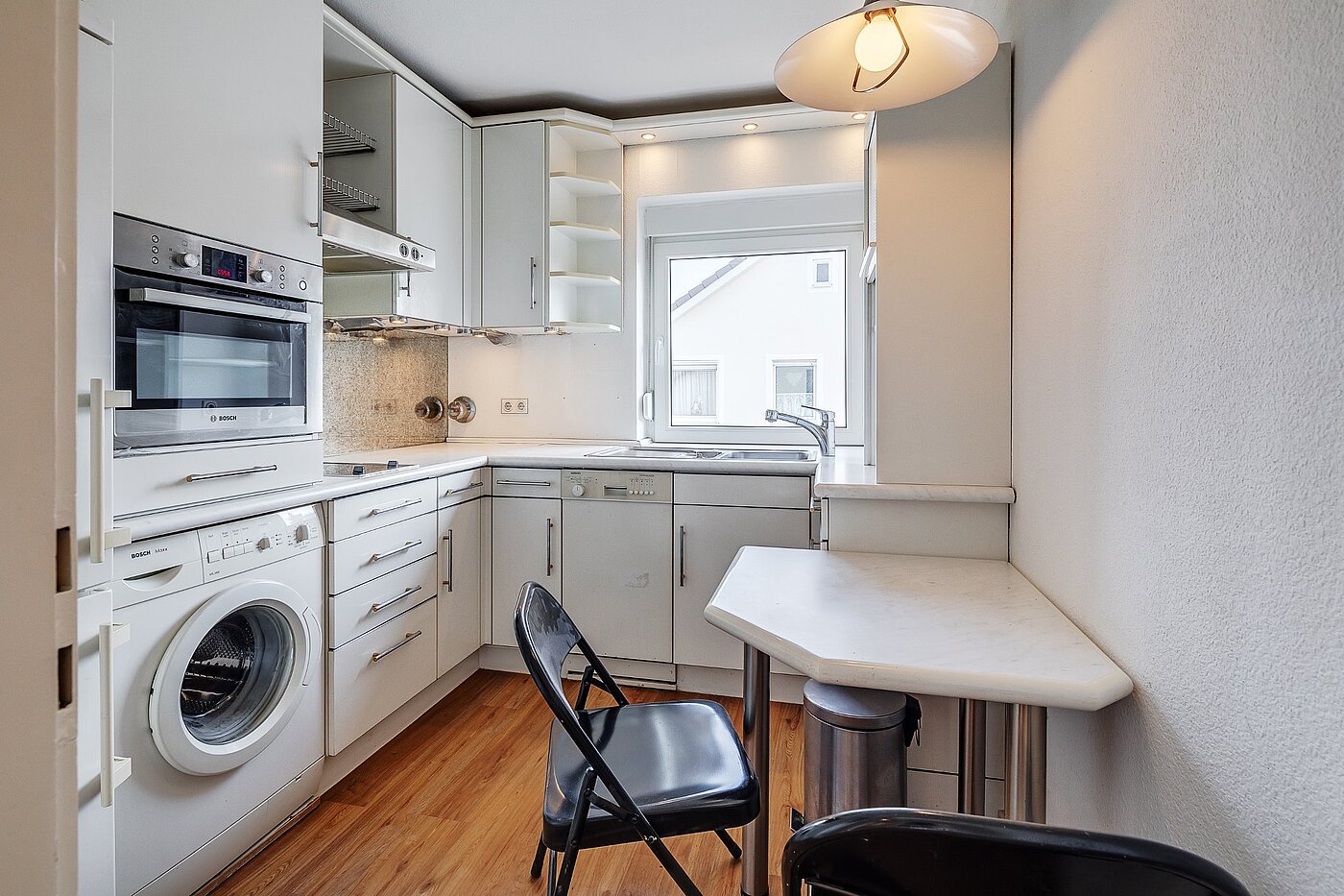Etagenwohnung mit 3 Zimmern | Karlsfeld | 2004ML5 | ...Küche mit Einbauküche