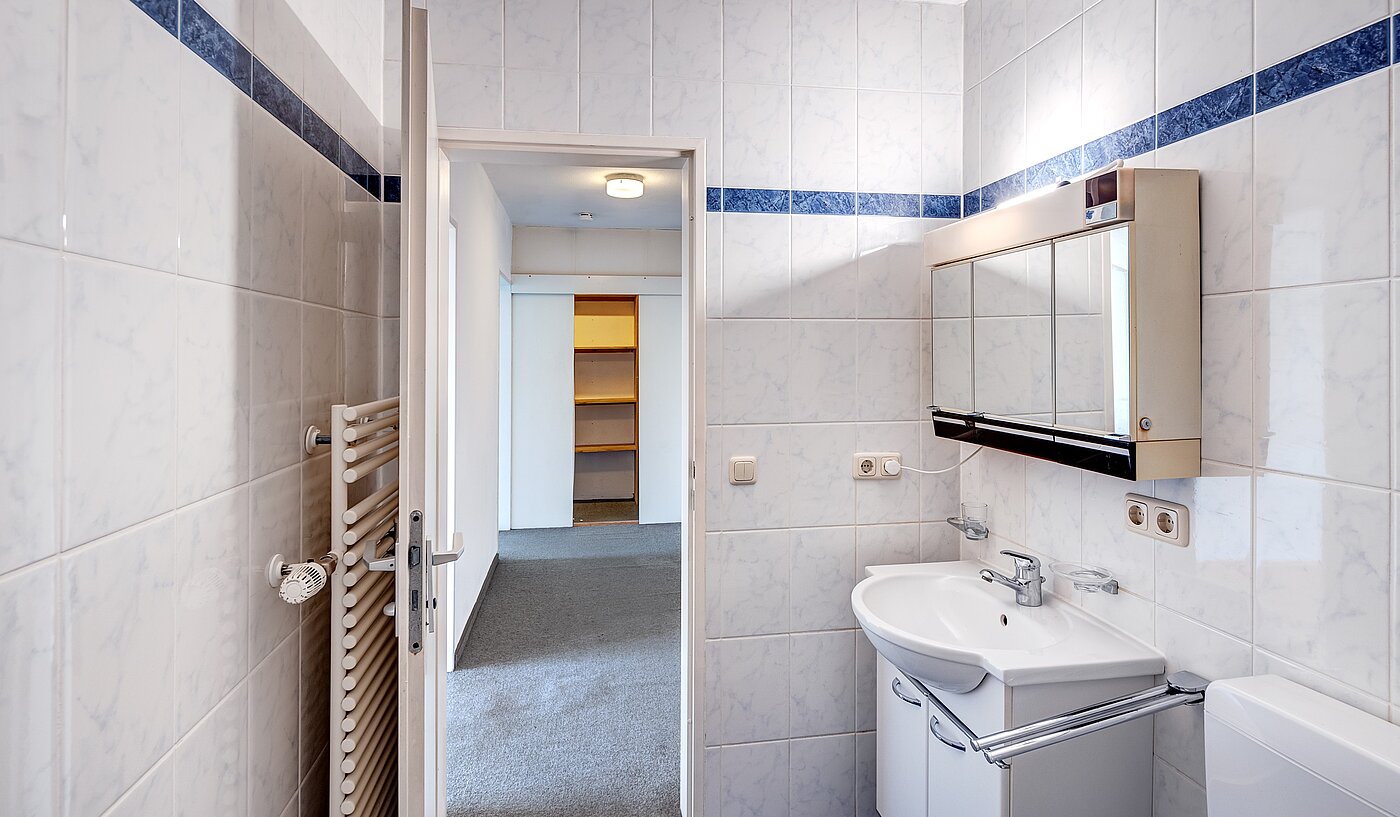 Etagenwohnung mit 2 Zimmern | München-Freimann | 70158 | ...und Handtuchheizkörper