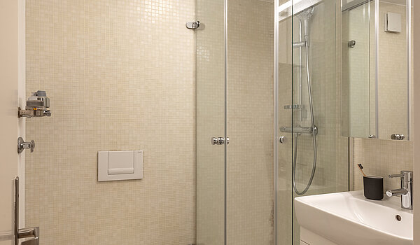 Etagenwohnung mit 2 Zimmern | München-Solln | 70418 | ...mit Dusche
