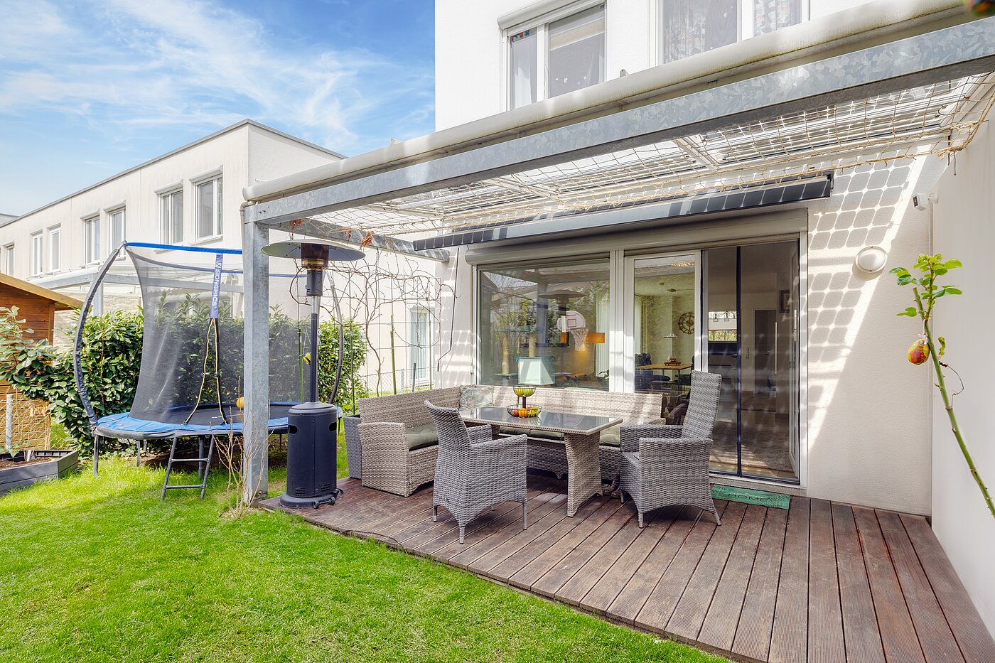 Doppelhaushälfte mit 5 Zimmern | Unterföhring | 70119 | Sonnige Terrasse