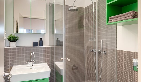 Hochparterre mit 3 Zimmern | München-Sendling | 2009ML8 | Schickes Duschbad