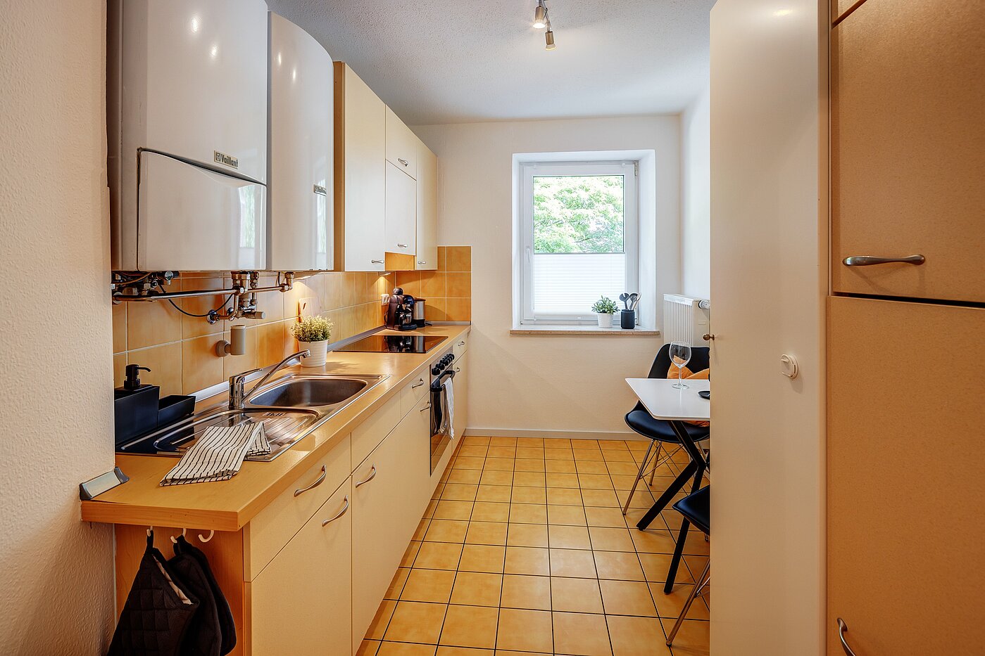 Etagenwohnung mit 2.5 Zimmern | München-Isarvorstadt | 70121 | Küche mit Fenster...