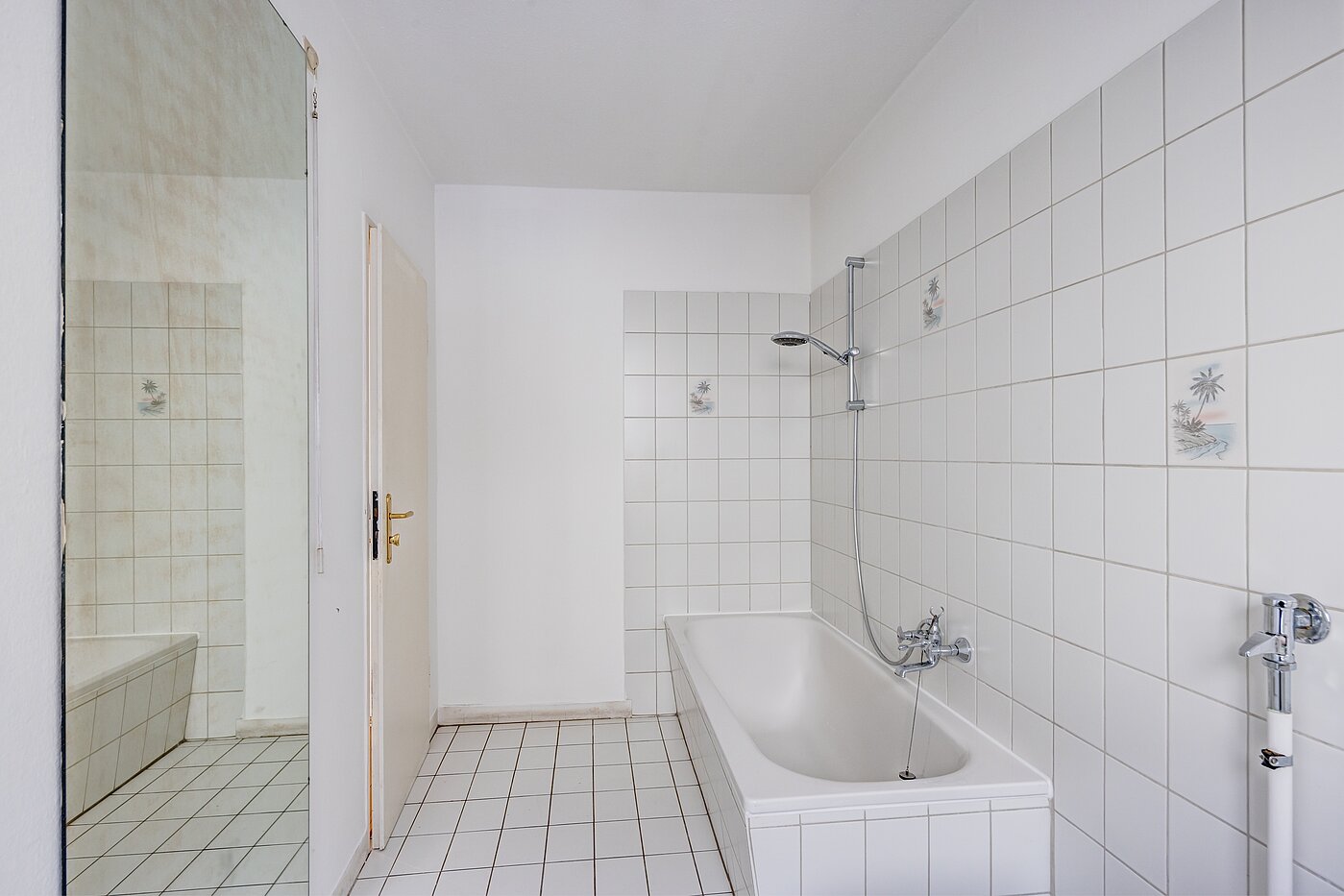 Hochparterre mit 2.5 Zimmern | München-Schwabing | 70441 | Bad mit Badewanne