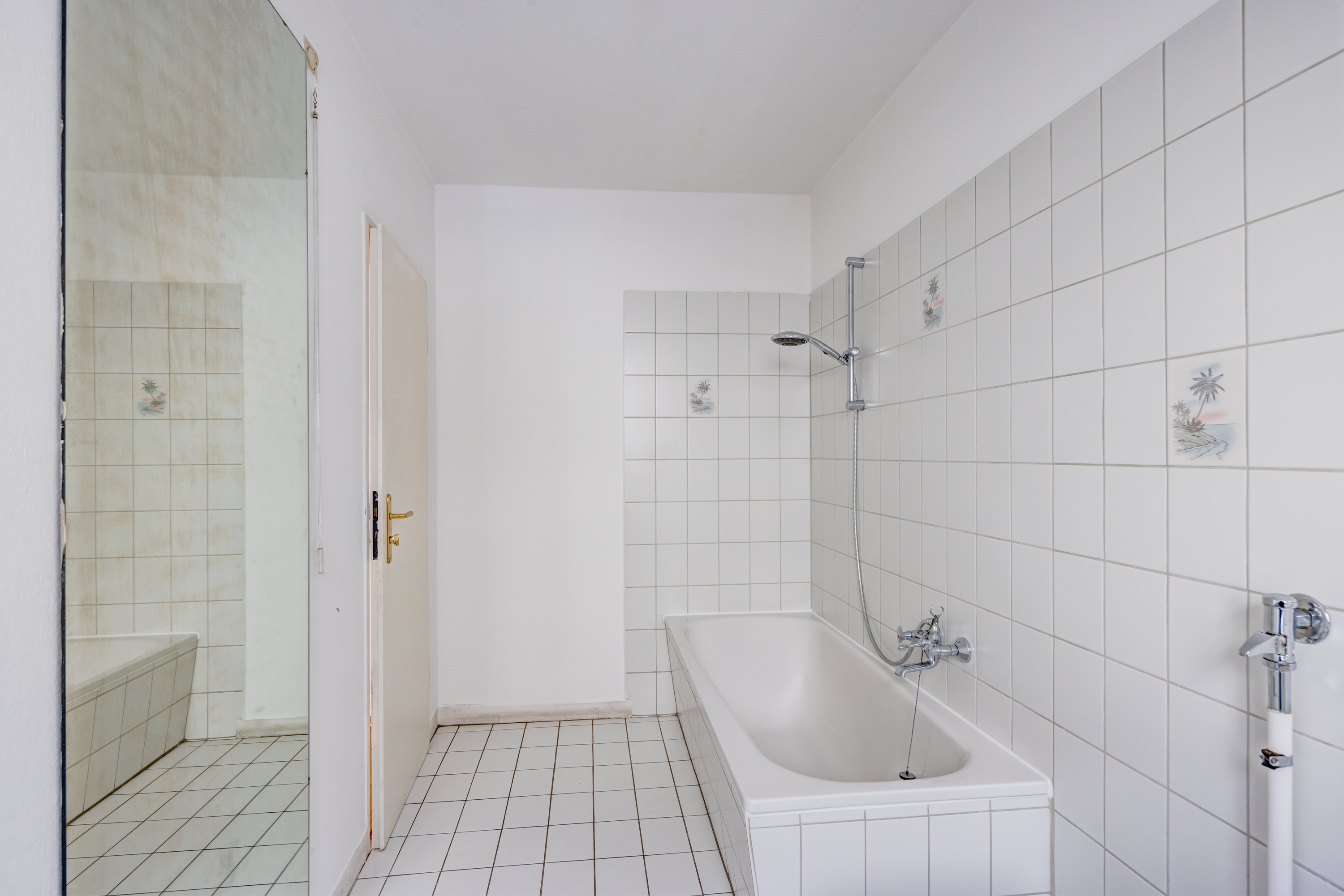 Hochparterre mit 2.5 Zimmern | München-Schwabing | 70441 | Bad mit Badewanne | Thumbnail