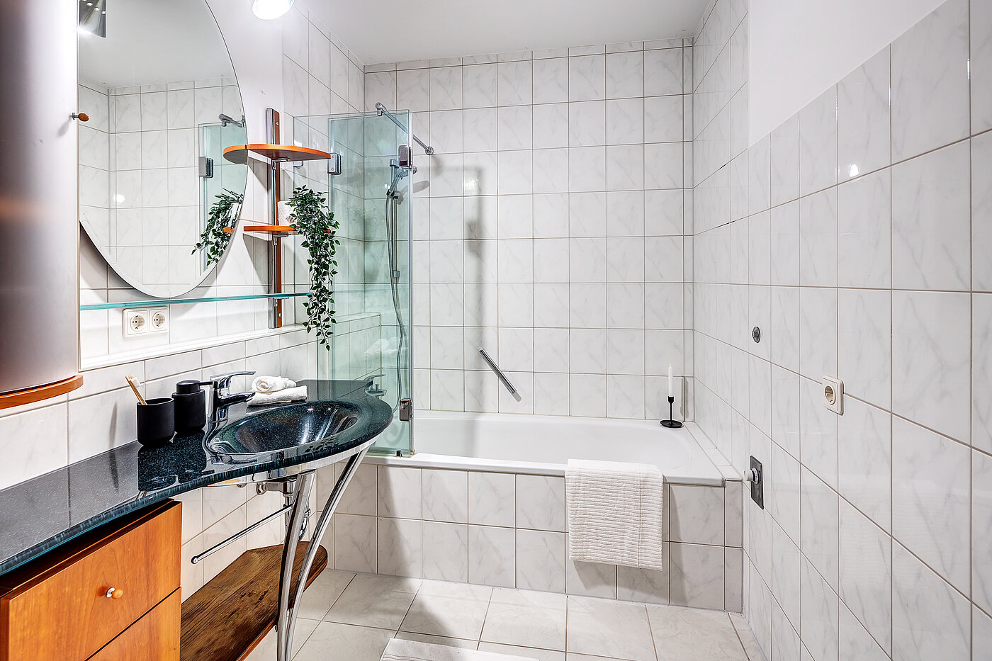Erdgeschosswohnung mit 2.5 Zimmern | 70018 | ...Badewanne