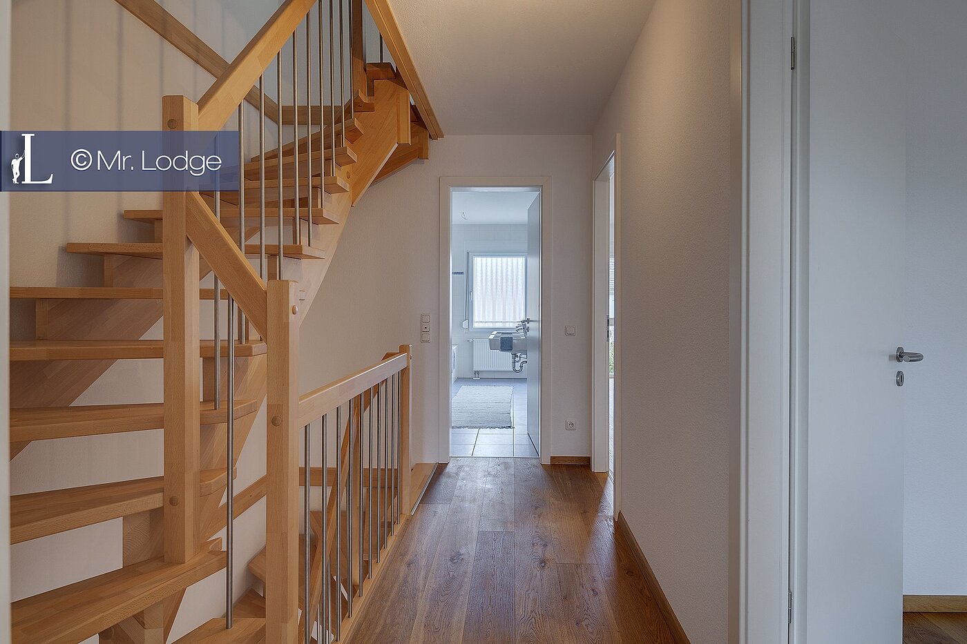 Etagenwohnung mit 5 Zimmern | München-Trudering | 1902ML4 | Geräumiges Treppenhaus