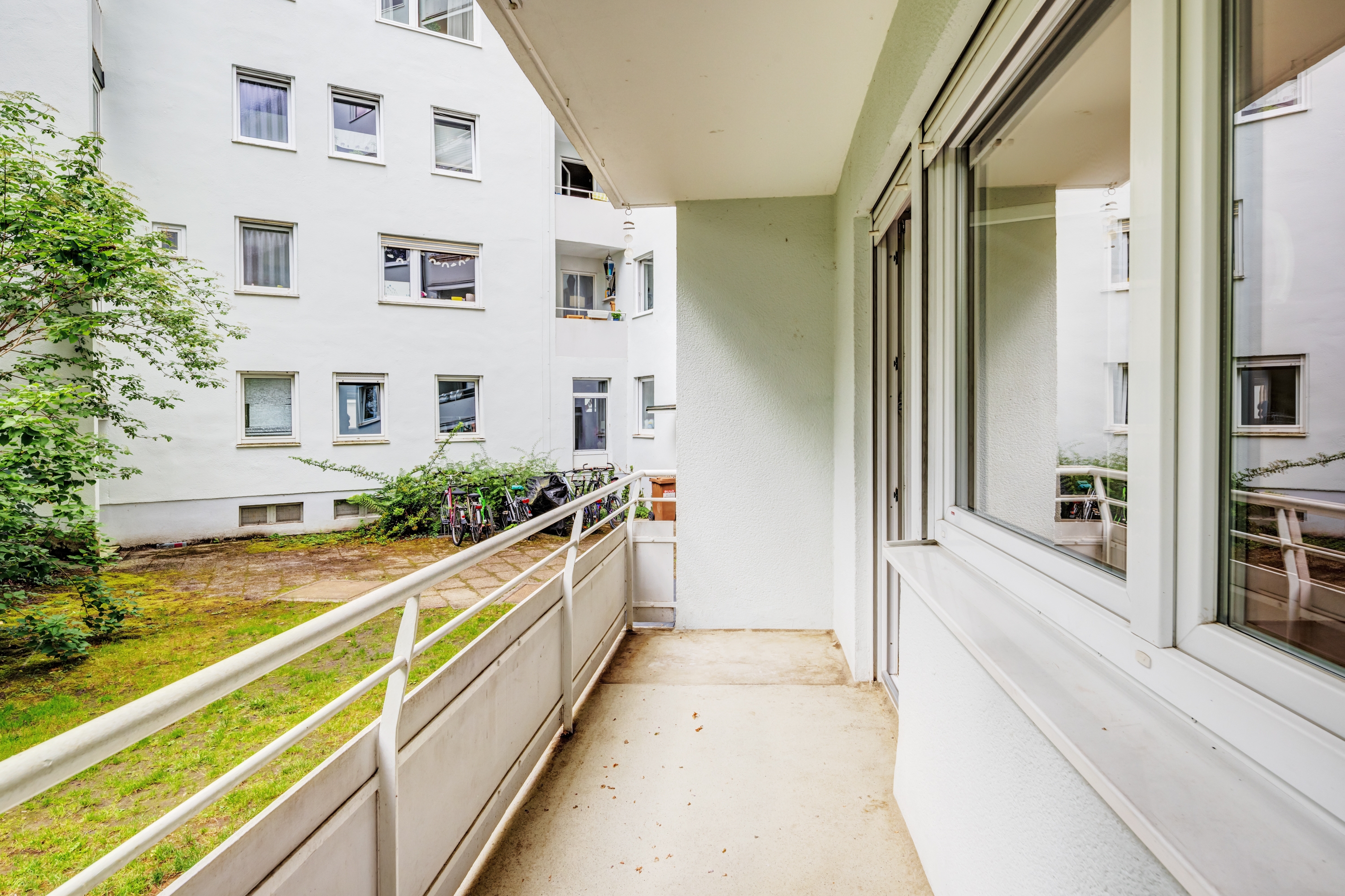 Hochparterre mit 2.5 Zimmern | München-Schwabing | 70441 | Balkon | Thumbnail
