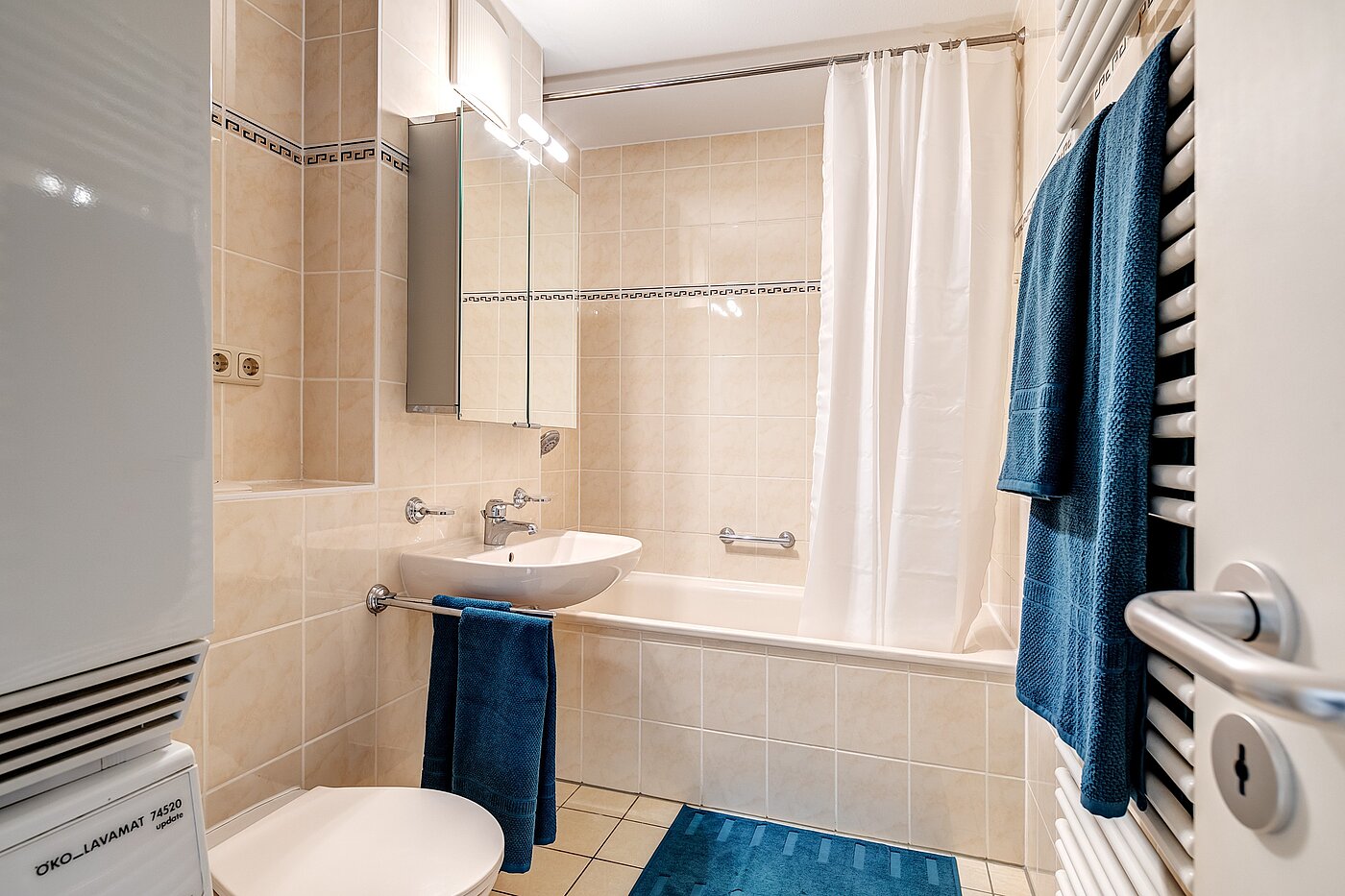 Etagenwohnung mit 4 Zimmern | 1709ML3 | Bad mit Badewanne....