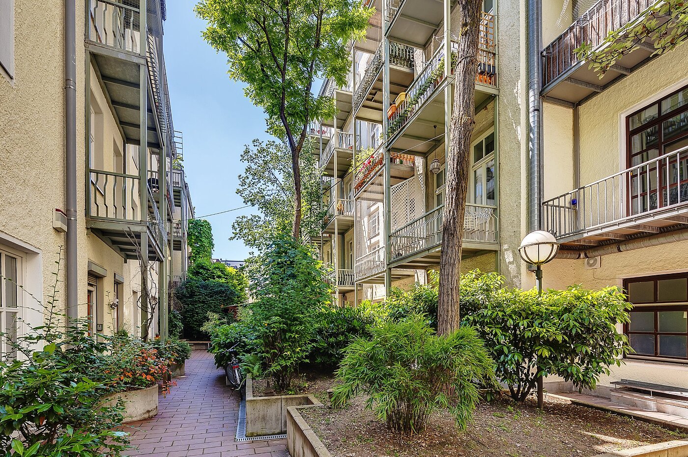 Etagenwohnung mit 2 Zimmern | München-Altstadt | 2106ML7 | ...grünen Innenhof