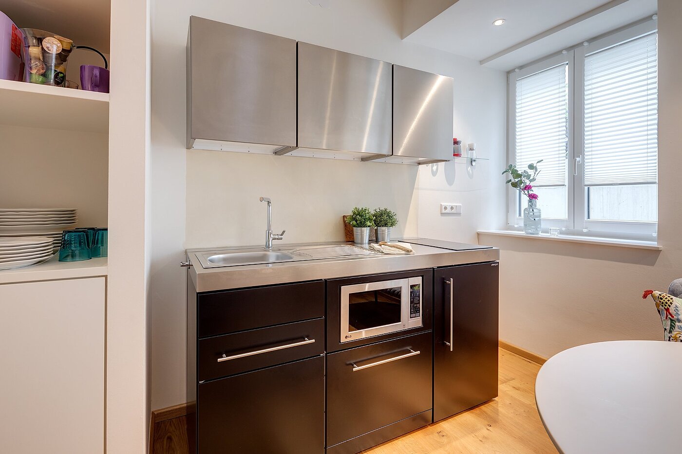 Etagenwohnung mit 2 Zimmern | München-Maxvorstadt | 2107ML5 | ...und Küchenzeile