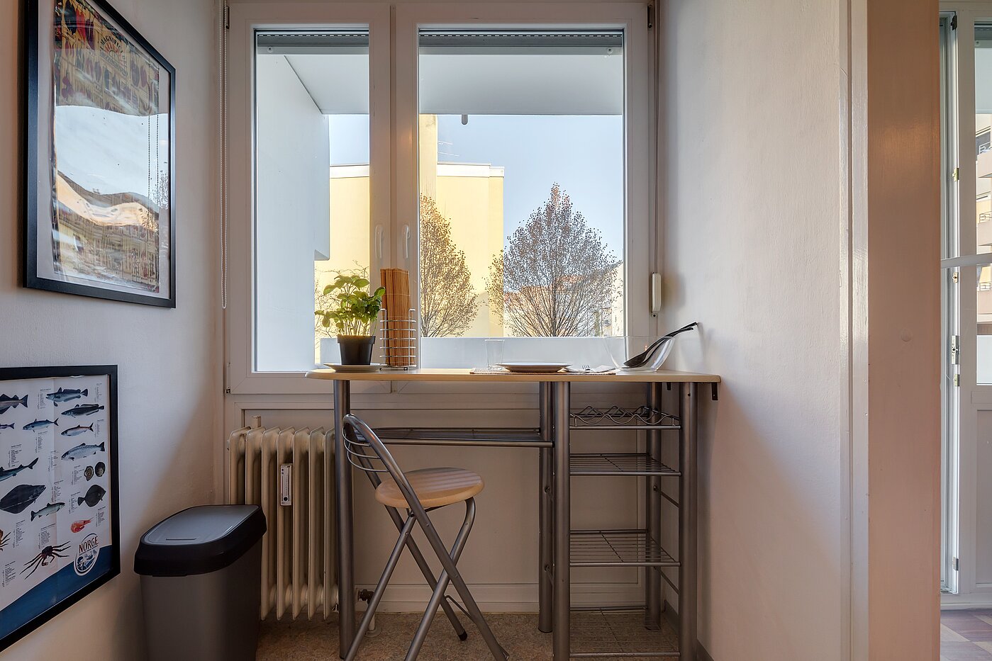 Etagenwohnung mit 1 Zimmer | München-Neuhausen | 2301ML8 | ... mit kleinem Esstisch