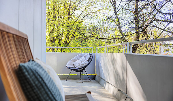 Etagenwohnung mit 3.5 Zimmern | München-Bogenhausen | 70305 | ...sonnigen Westbalkon