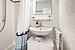 Etagenwohnung mit 1 Zimmer | München-Schwabing | 70475 | Weiß gefliestes Bad... | Thumbnail