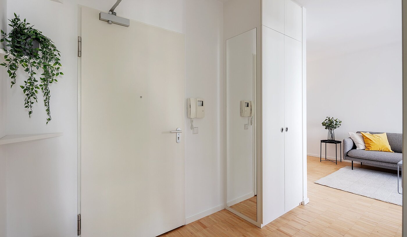 Etagenwohnung mit 2 Zimmern | München-Thalkirchen | 2107ML2 | Flur mit Einbauschrank...