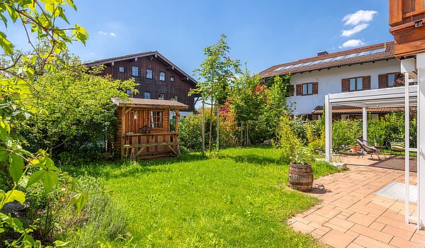 Besondere Immobilie mit 9 Zimmern | 70406 | Garten