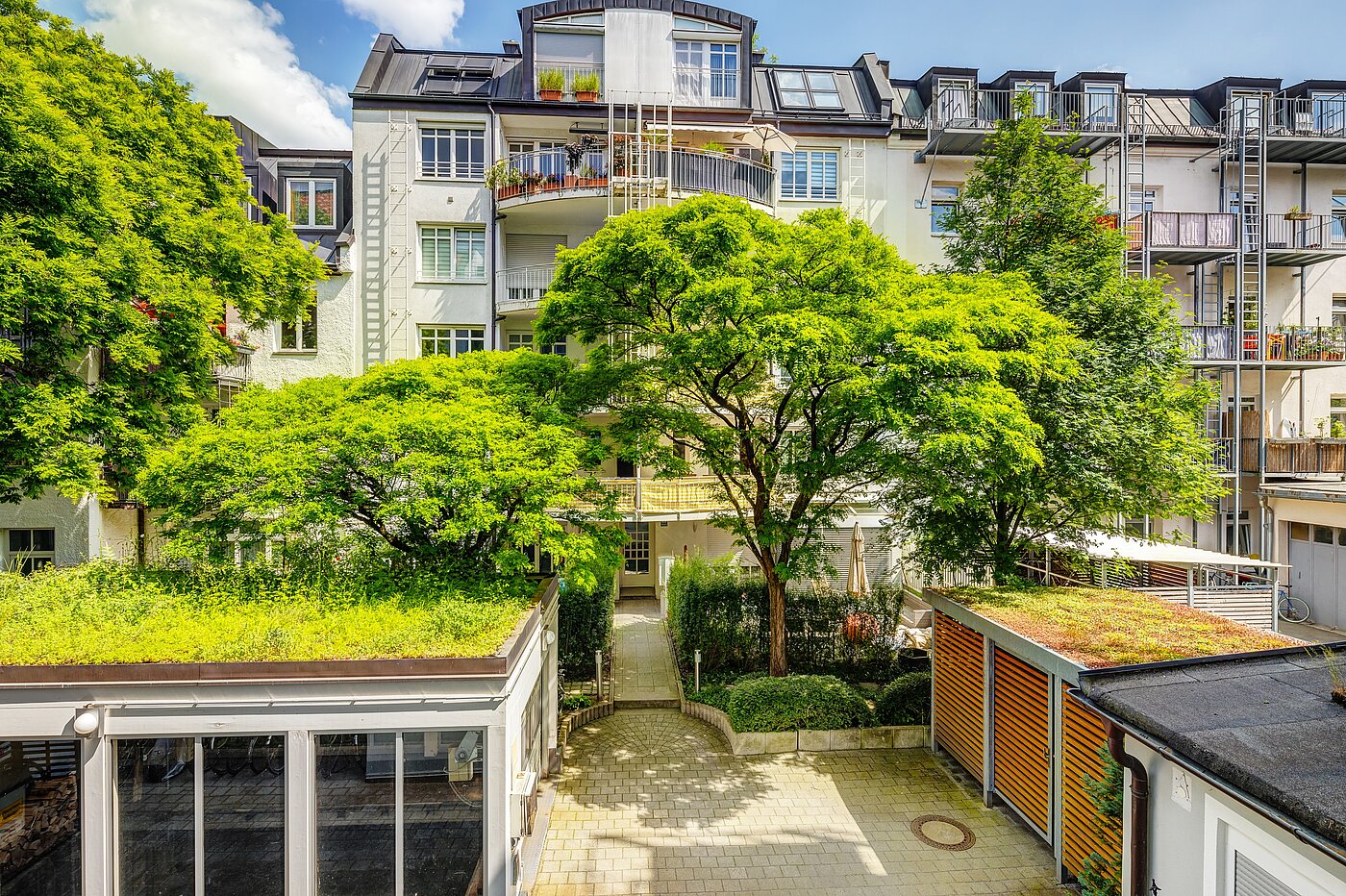 Etagenwohnung mit 2.5 Zimmern | München-Isarvorstadt | 70121 | Blick in den Innenhof