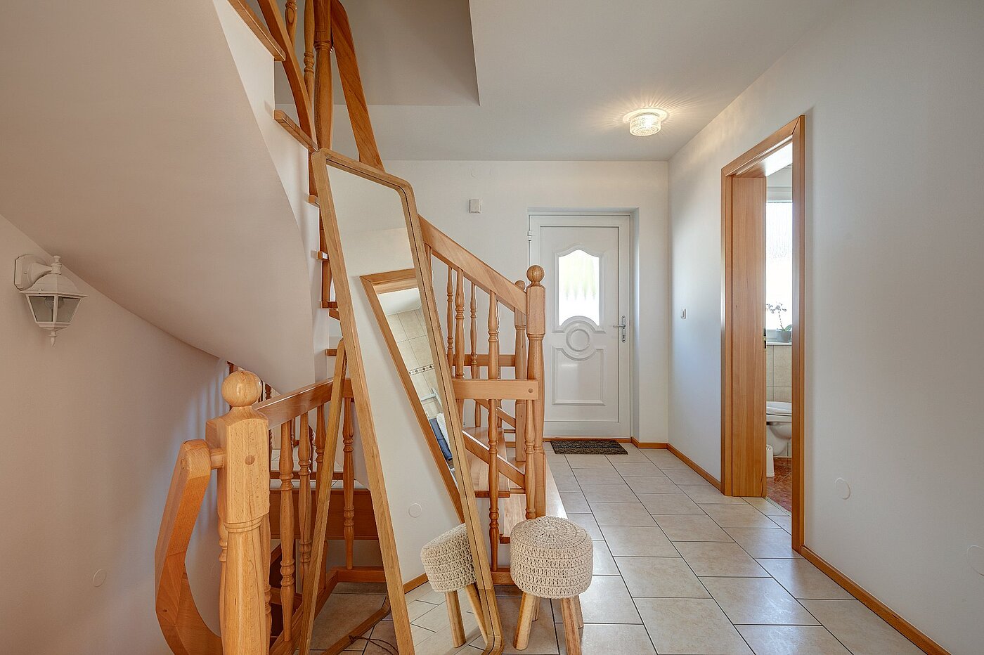 Etagenwohnung mit 5 Zimmern | München-Aubing | 1804ML3 | Massive Holztreppe