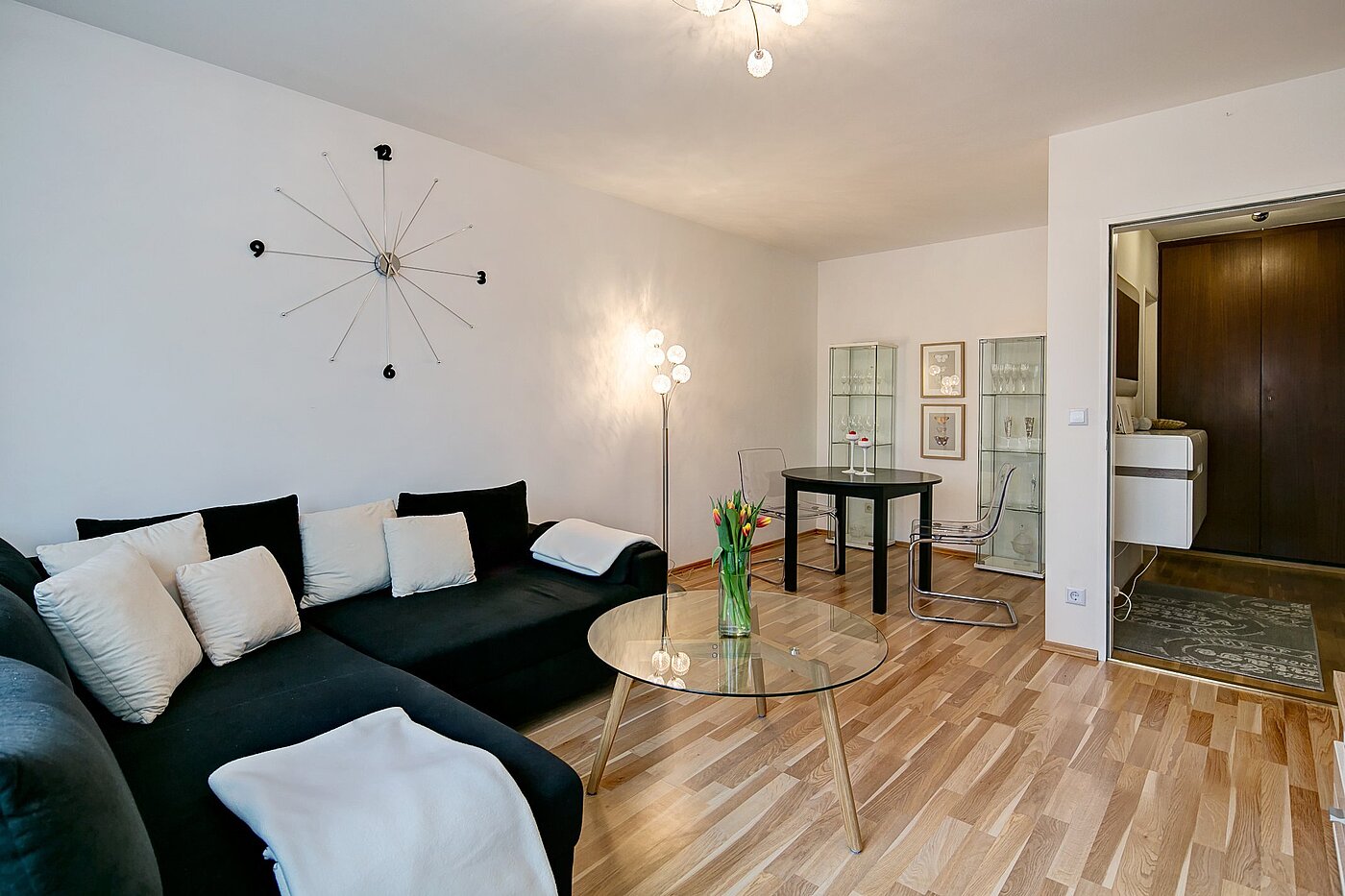 Hochparterre mit 2 Zimmern | München-Sendling-Westpark | 2001ML1 | ...mit Essecke und...