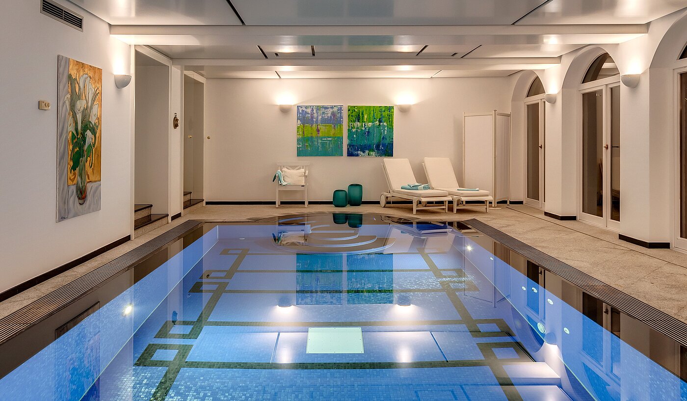 Villa mit 9 Zimmern | Reutlingen | 70231 | Indoorpool