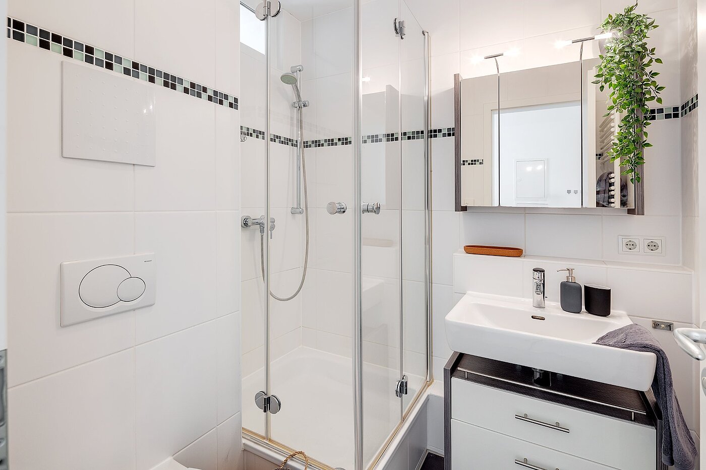 Etagenwohnung mit 1 Zimmer | München-Pasing | 2108ML2 | Modernes Duschbad ...