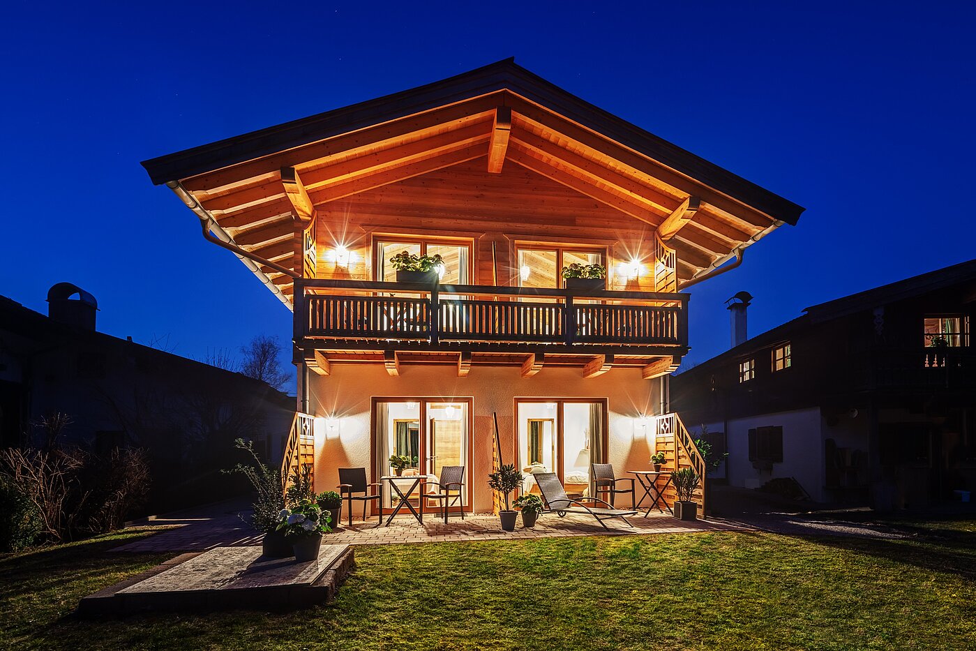 Etagenwohnung mit 6 Zimmern | 70095 | Das Landhaus am Abend