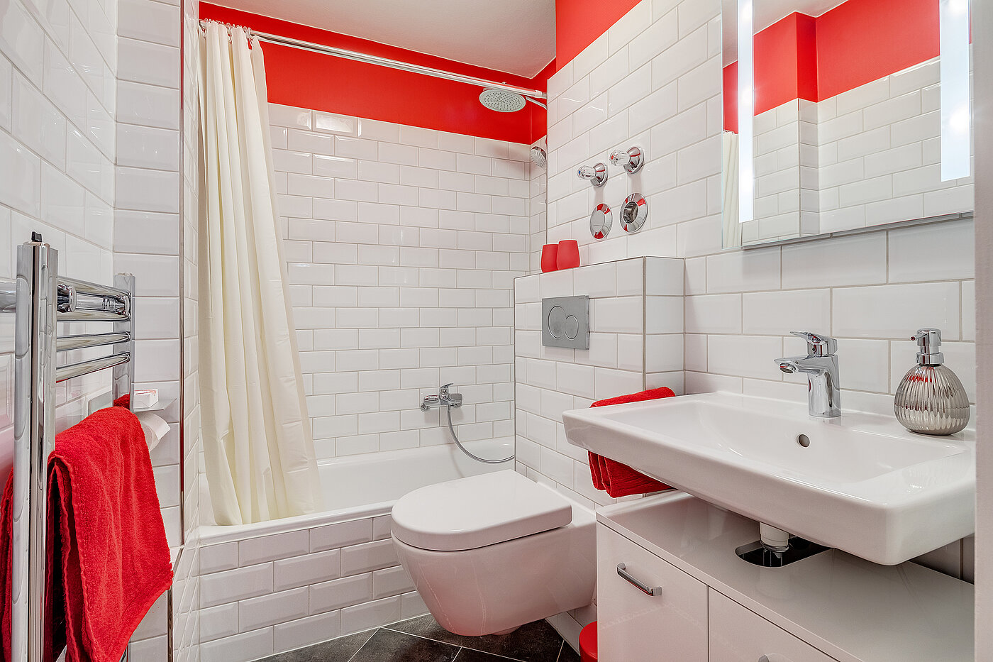 Etagenwohnung mit 2 Zimmern | München-Bogenhausen | 70287 | ...mit Badewanne