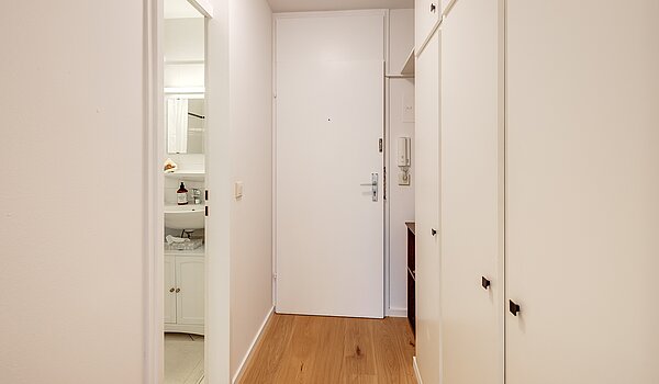 Etagenwohnung mit 1 Zimmer | München-Schwabing | 70475 | Flur...