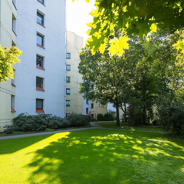 Moosach: Helle 2-Zimmer Wohnung - ruhig aber zentral
